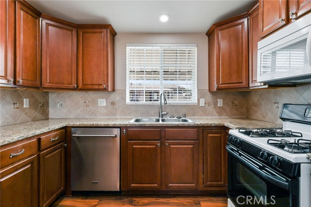 15111 Pipeline Avenue, Chino Hills CA: https://media.crmls.org/medias/1155200e-b9a9-426c-a1af-69c9101b3601.jpg