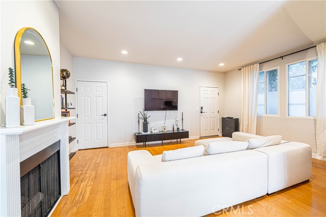 Detail Gallery Image 29 of 35 For 945 N Hudson Ave #104,  Los Angeles,  CA 90038 - 2 Beds | 2 Baths