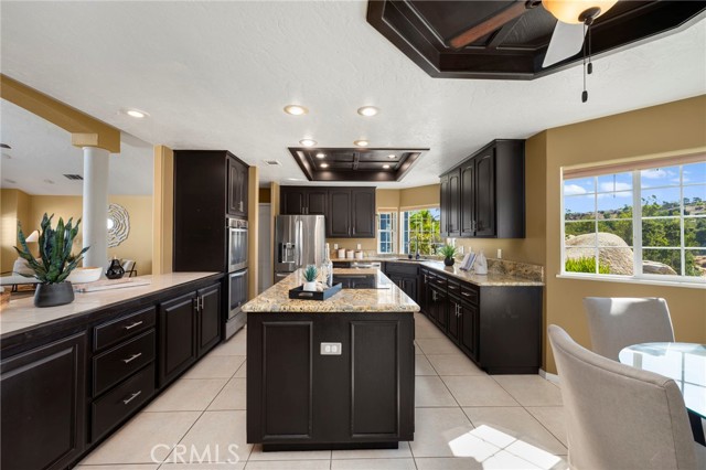40115 Via Cordova, Temecula CA: https://media.crmls.org/medias/1155b9bc-0a8d-4172-9f34-aa1017ec26d0.jpg
