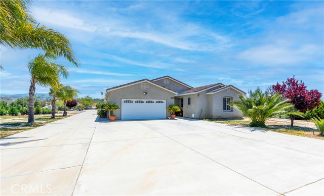 39600 Calle Gayube, Hemet CA: https://media.crmls.org/medias/11562445-3429-459c-8e4b-a034dc9ca23e.jpg