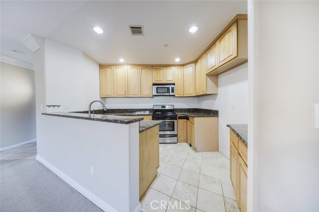 Detail Gallery Image 19 of 33 For 1515 Grismer Ave #302,  Burbank,  CA 91504 - 2 Beds | 2 Baths