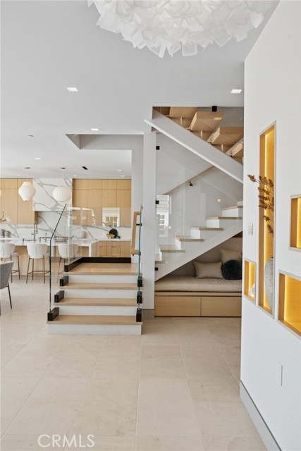 706 W Oceanfront, Newport Beach CA: https://media.crmls.org/medias/11569f53-9844-4987-bcf9-3d6e6fe1af53.jpg