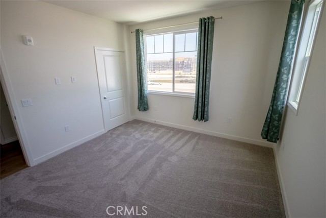 2850 Wagon Wheel Rd, Oxnard CA: https://media.crmls.org/medias/1157611f-ac9b-4a15-8f38-ba86d67ebe58.jpg