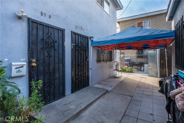 Detail Gallery Image 14 of 38 For 6118 S Main, Los Angeles,  CA 90003 - 6 Beds | 3/2 Baths