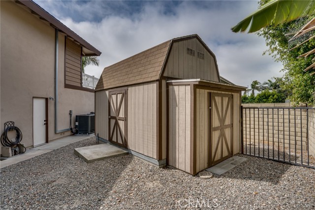 Detail Gallery Image 40 of 56 For 6561 Sabbicas Cir, Huntington Beach,  CA 92647 - 4 Beds | 3 Baths