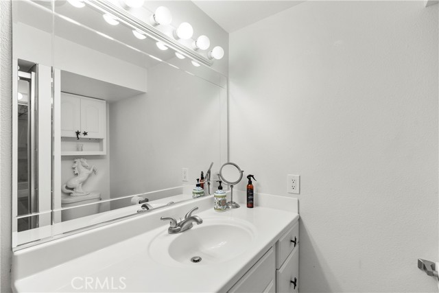 Detail Gallery Image 23 of 39 For 19226 Avenue of the Oaks a,  Newhall,  CA 91321 - 2 Beds | 1 Baths