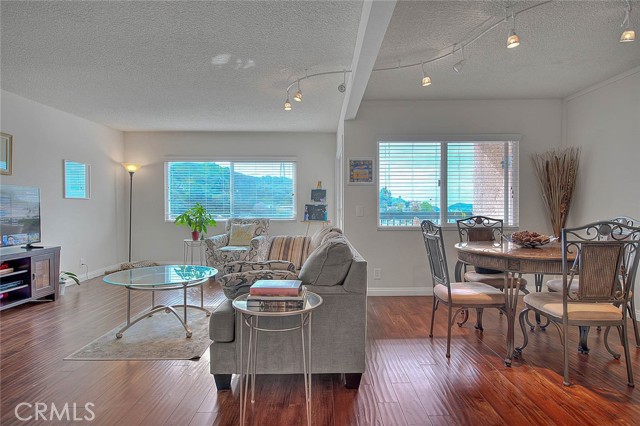 Detail Gallery Image 1 of 24 For 2940 N Verdugo Rd #409,  Glendale,  CA 91208 - 2 Beds | 2 Baths
