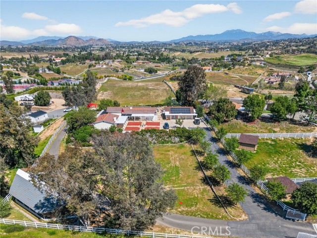 Detail Gallery Image 3 of 73 For 36020 Valencia Way, Temecula,  CA 92592 - 4 Beds | 3 Baths