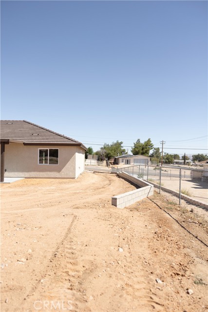 17963 Catalpa Street, Hesperia CA: https://media.crmls.org/medias/115c66fa-229f-47a4-b3d1-56646be9b61c.jpg