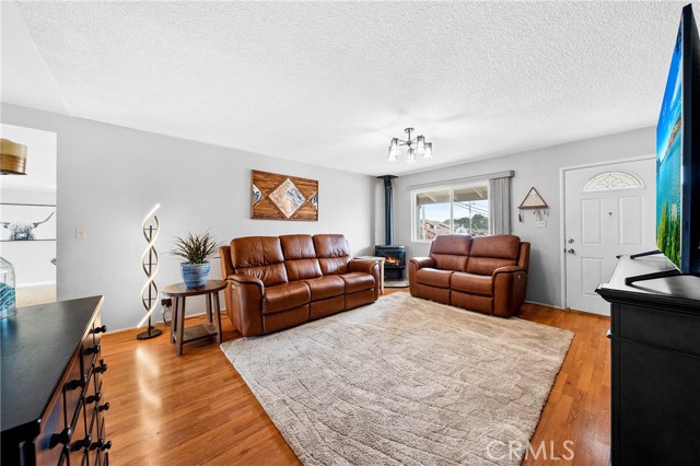 494 S Whipple Street, Fort Bragg CA: https://media.crmls.org/medias/115c87a7-de7c-42e2-98fd-385d116bd46a.jpg