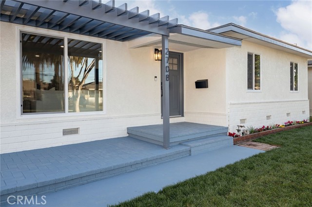 2708 Spreckels Lane, Redondo Beach, California 90278, 3 Bedrooms Bedrooms, ,2 BathroomsBathrooms,Residential,Sold,Spreckels,SB22026607