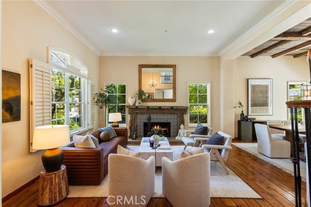 Detail Gallery Image 3 of 55 For 5985 Vista De La Luz, Woodland Hills,  CA 91367 - 4 Beds | 3/1 Baths