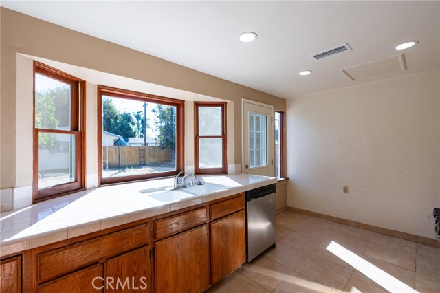 Detail Gallery Image 16 of 21 For 114 W 3rd St, San Dimas,  CA 91773 - 2 Beds | 1 Baths