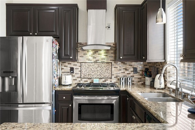 Detail Gallery Image 9 of 41 For 31344 Nichols Ln, Castaic,  CA 91384 - 4 Beds | 2/1 Baths