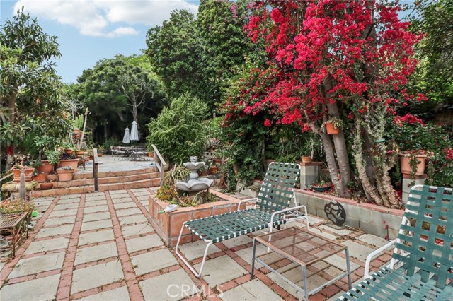 5603 Heatherdale Drive, Los Angeles CA: https://media.crmls.org/medias/115d94a1-9095-4572-a542-66037f0b2323.jpg
