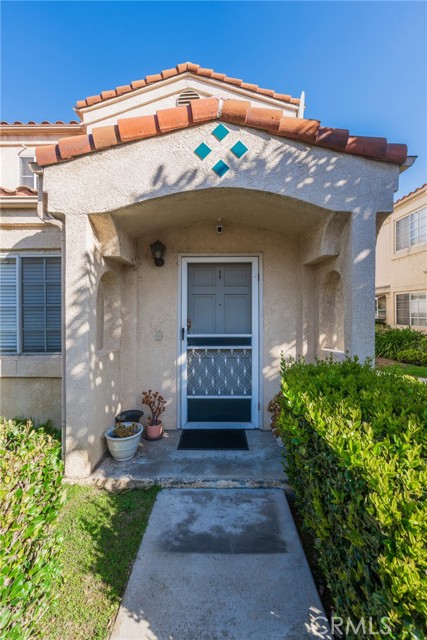 Detail Gallery Image 3 of 28 For 13959 Arthur Ave #1,  Paramount,  CA 90723 - 3 Beds | 2/1 Baths