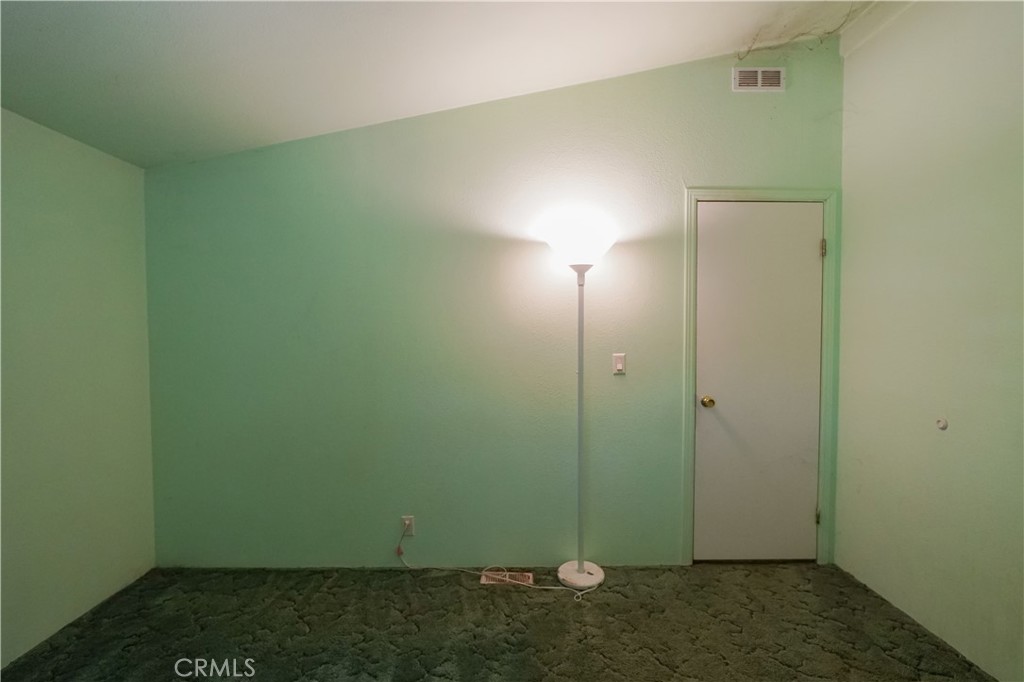 https://media.crmls.org/medias/115de1dc-dc6c-473c-9731-5cee39f48a54.jpg?preset=X-Large