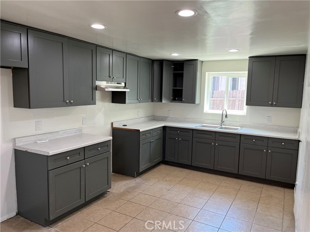 Detail Gallery Image 5 of 33 For 1257 Velasco, Los Angeles,  CA 90023 - 4 Beds | 1 Baths
