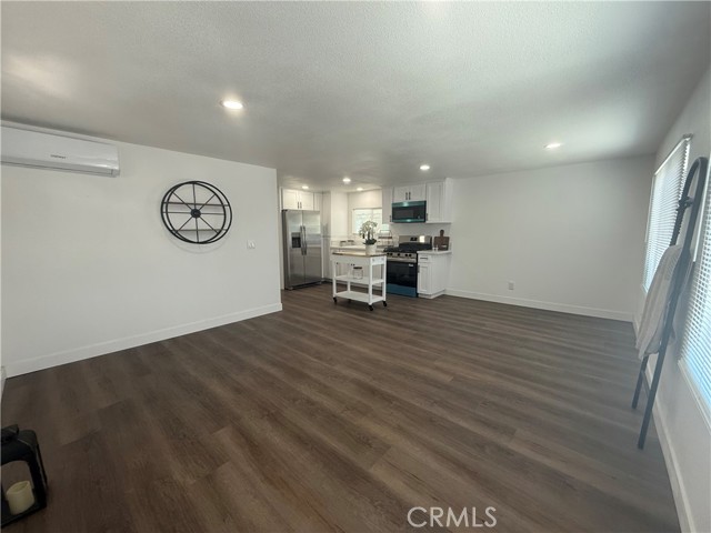 Detail Gallery Image 16 of 58 For 13870 Riviera Dr, Victorville,  CA 92395 - 3 Beds | 2 Baths