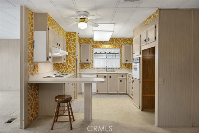 2240 Lake Glen Dr, La Habra CA: https://media.crmls.org/medias/115e3921-bdf6-4c16-83ec-fe3a3b3d7d16.jpg