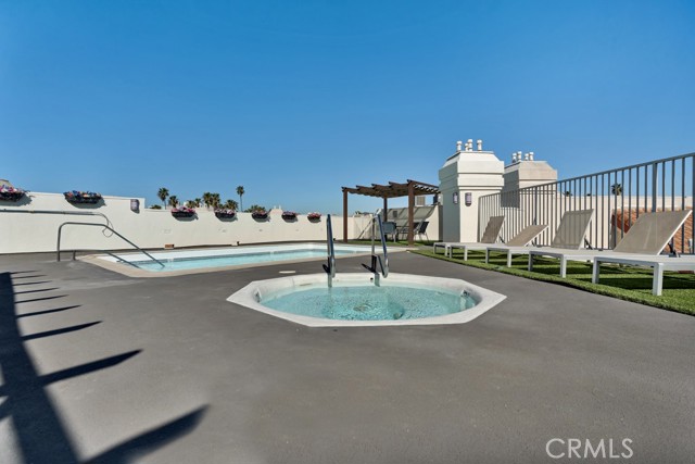 Detail Gallery Image 19 of 27 For 620 S Gramercy #338,  Los Angeles,  CA 90005 - 2 Beds | 2 Baths