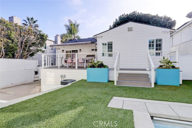 861 12th Court, Manhattan Beach, California 90266, 3 Bedrooms Bedrooms, ,2 BathroomsBathrooms,Residential,Sold,12th,SB21259266