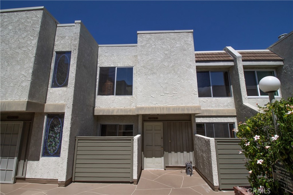 11818 Moorpark Street #H