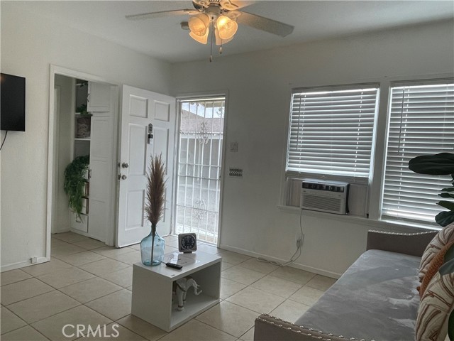 Detail Gallery Image 5 of 20 For 9719 Belmont St #9719 1/2,  Bellflower,  CA 90706 - 1 Beds | 1 Baths