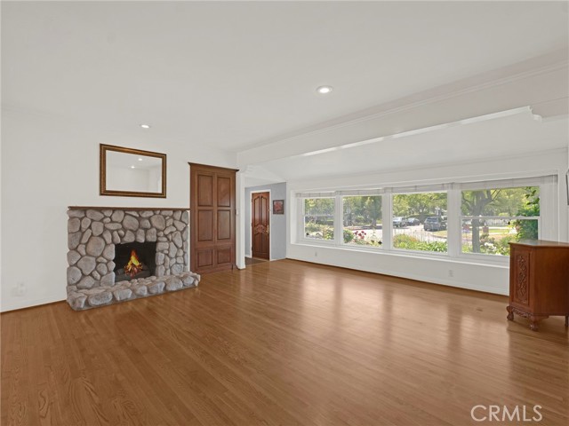4854 Ranchito Avenue, Sherman Oaks CA: https://media.crmls.org/medias/115f1ade-7498-4327-bd8b-6a439c69a4e7.jpg