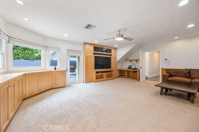 Detail Gallery Image 14 of 37 For 12722 Halkirk St, Studio City,  CA 91604 - 5 Beds | 5 Baths