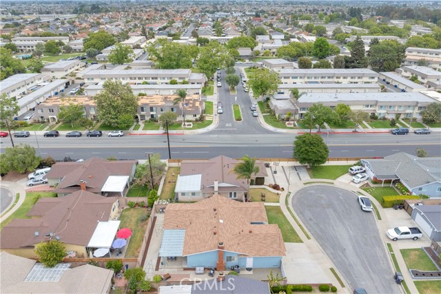 8381 E Hendrie Street, Long Beach CA: https://media.crmls.org/medias/115f3fee-31a4-46e2-b260-a0f86c7b56bb.jpg