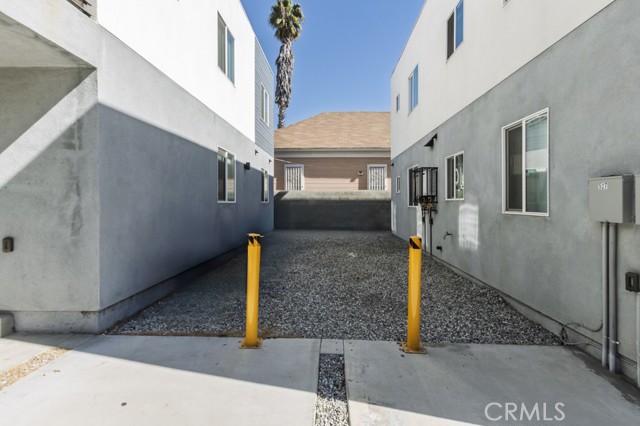 Detail Gallery Image 3 of 35 For 529 W 80th St, Los Angeles,  CA 90044 - – Beds | – Baths