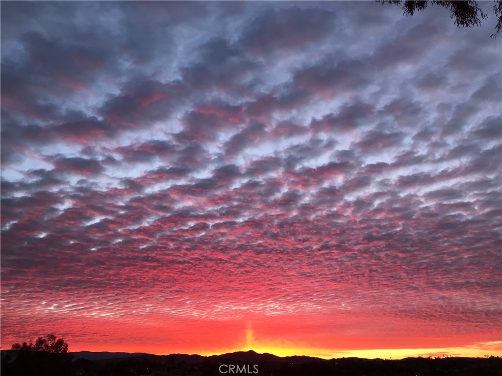 https://media.crmls.org/medias/1160b8d6-1fde-4557-93ab-e045a1ffffa5.jpg?preset=X-Large