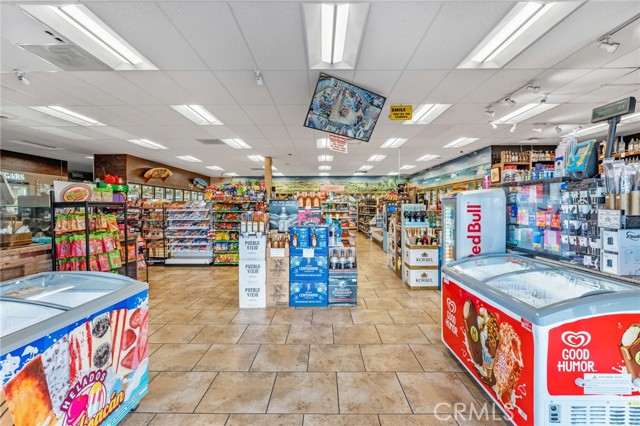 3200 Mission Avenue, Oceanside CA: https://media.crmls.org/medias/1160c300-0275-41af-81fd-c18b49e29214.jpg
