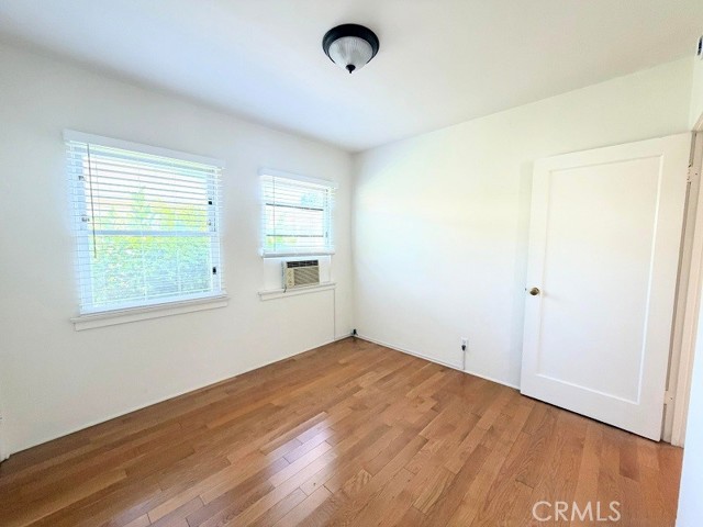 Detail Gallery Image 7 of 9 For 141 N Kenwood St #B,  Burbank,  CA 91505 - 1 Beds | 1 Baths