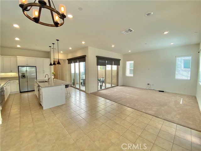 307 Magnet, Irvine CA: https://media.crmls.org/medias/11617a97-7f49-48e4-8c59-67556f34c695.jpg