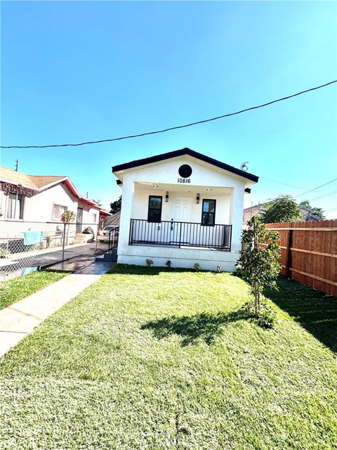 Detail Gallery Image 5 of 17 For 10816 Willowbrook, Los Angeles,  CA 90059 - 4 Beds | 2 Baths