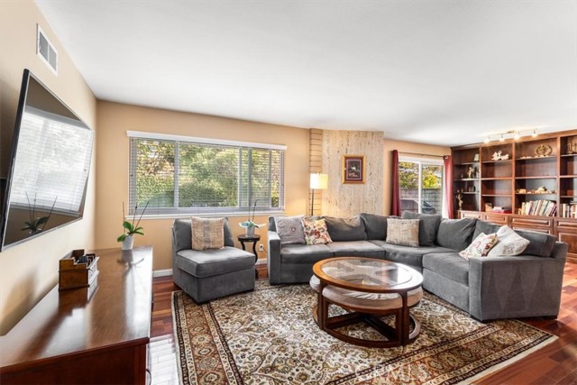 Detail Gallery Image 15 of 47 For 2909 S Rita Way, Santa Ana,  CA 92704 - 6 Beds | 4 Baths