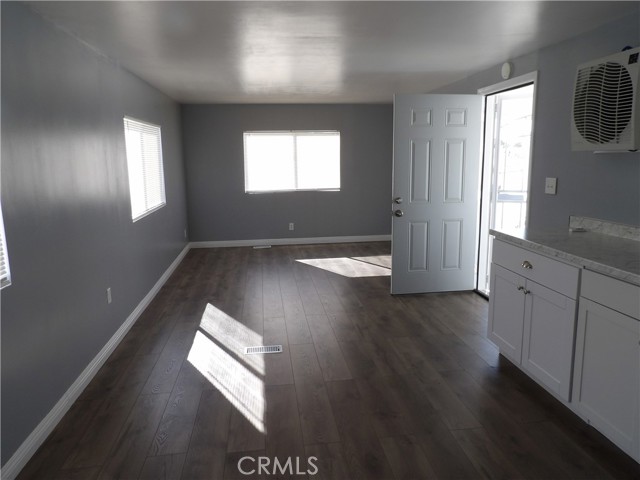 3753 E Avenue I Space 7, Lancaster CA: https://media.crmls.org/medias/11623a93-617e-4670-a82e-10cbe2df9dd0.jpg