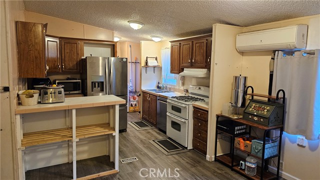 Detail Gallery Image 6 of 28 For 7046 Butte St, Nice,  CA 95464 - 3 Beds | 2 Baths