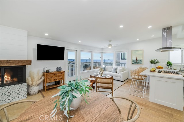 209 15th Street, Manhattan Beach, California 90266, 3 Bedrooms Bedrooms, ,2 BathroomsBathrooms,Residential,Sold,15th,SB23017345