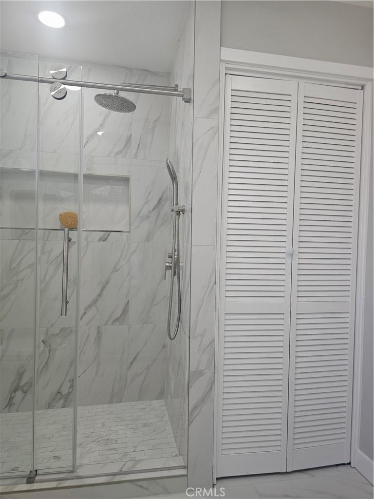 https://media.crmls.org/medias/1162a3f8-69c8-4c07-9275-859e9fb9039b.jpg?preset=X-Large