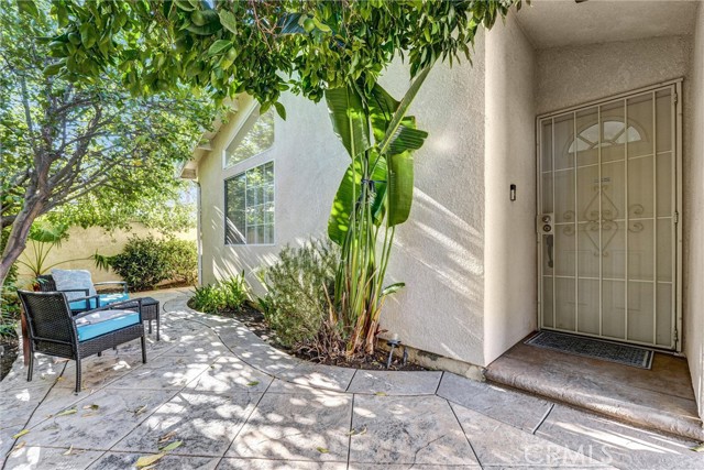 Detail Gallery Image 1 of 17 For 4921 Newcastle Ave, Encino,  CA 91316 - 1 Beds | 1 Baths