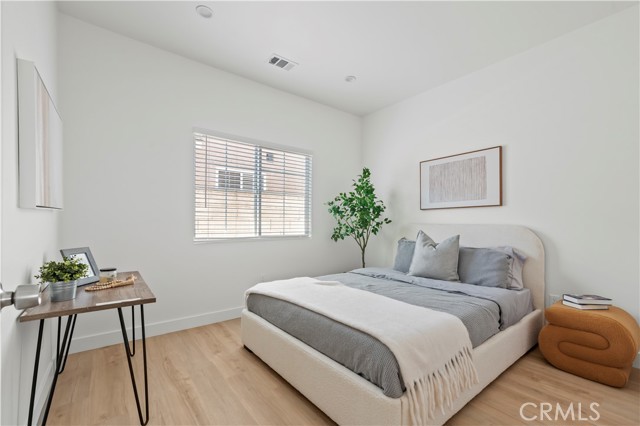 Detail Gallery Image 7 of 13 For 1056 Walter Ave #2,  Tustin,  CA 92780 - 3 Beds | 2 Baths