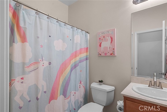 Detail Gallery Image 23 of 36 For 23860 Brescia Dr, Valencia,  CA 91354 - 4 Beds | 3 Baths