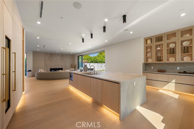 Detail Gallery Image 17 of 73 For 16728 Morrison St, Encino,  CA 91436 - 7 Beds | 6/1 Baths