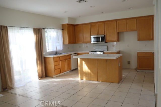 Detail Gallery Image 20 of 37 For 16731 Parthenia St #3,  Northridge,  CA 91343 - 4 Beds | 3 Baths