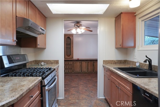 Detail Gallery Image 5 of 44 For 25526 Redlands St., Loma Linda,  CA 92354 - 3 Beds | 2 Baths