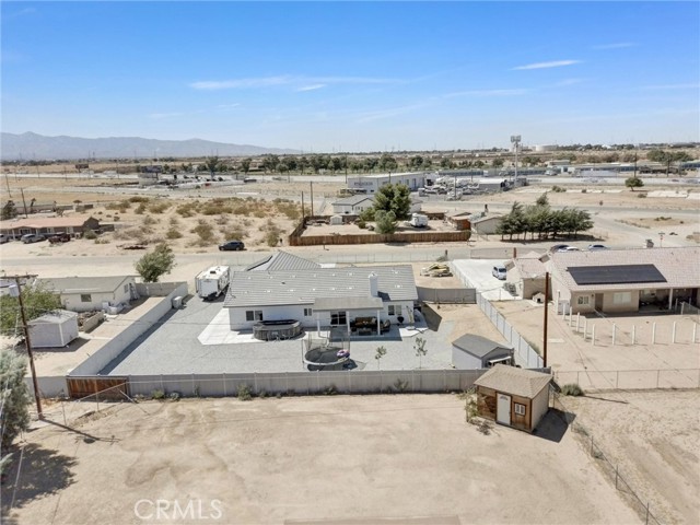11515 Tamarisk Avenue, Hesperia CA: https://media.crmls.org/medias/11664875-3250-4512-8d76-9f20844913eb.jpg