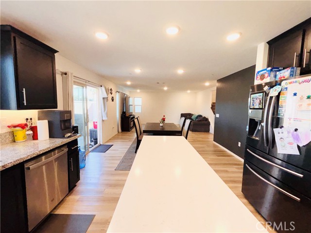 Detail Gallery Image 14 of 66 For 32770 Shorecrest, Lake Elsinore,  CA 92530 - 4 Beds | 3 Baths